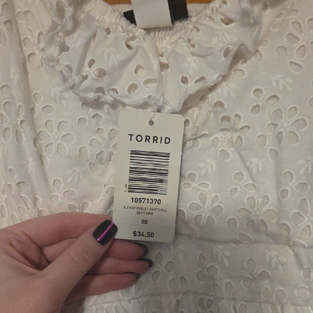 Torrid White Eyelet Ruffle Tank - Picture 4 of 5